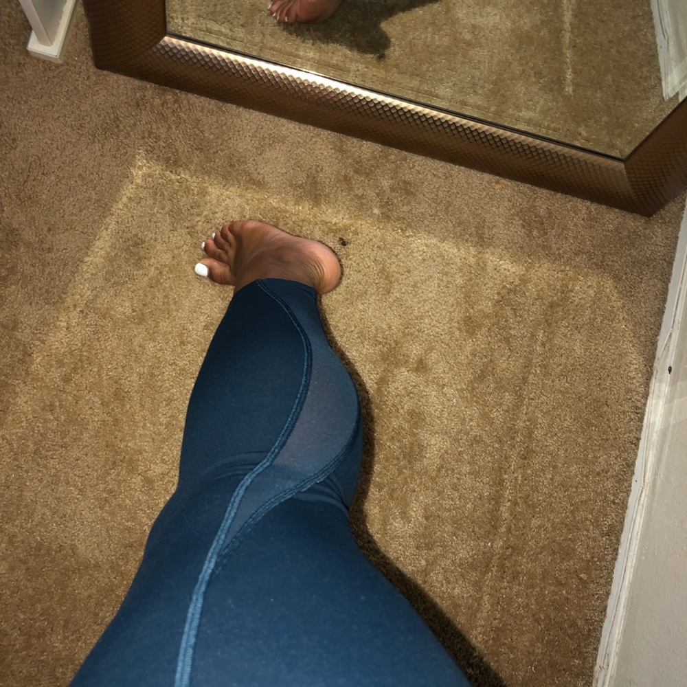 Teal Lululemon train times 25” pant